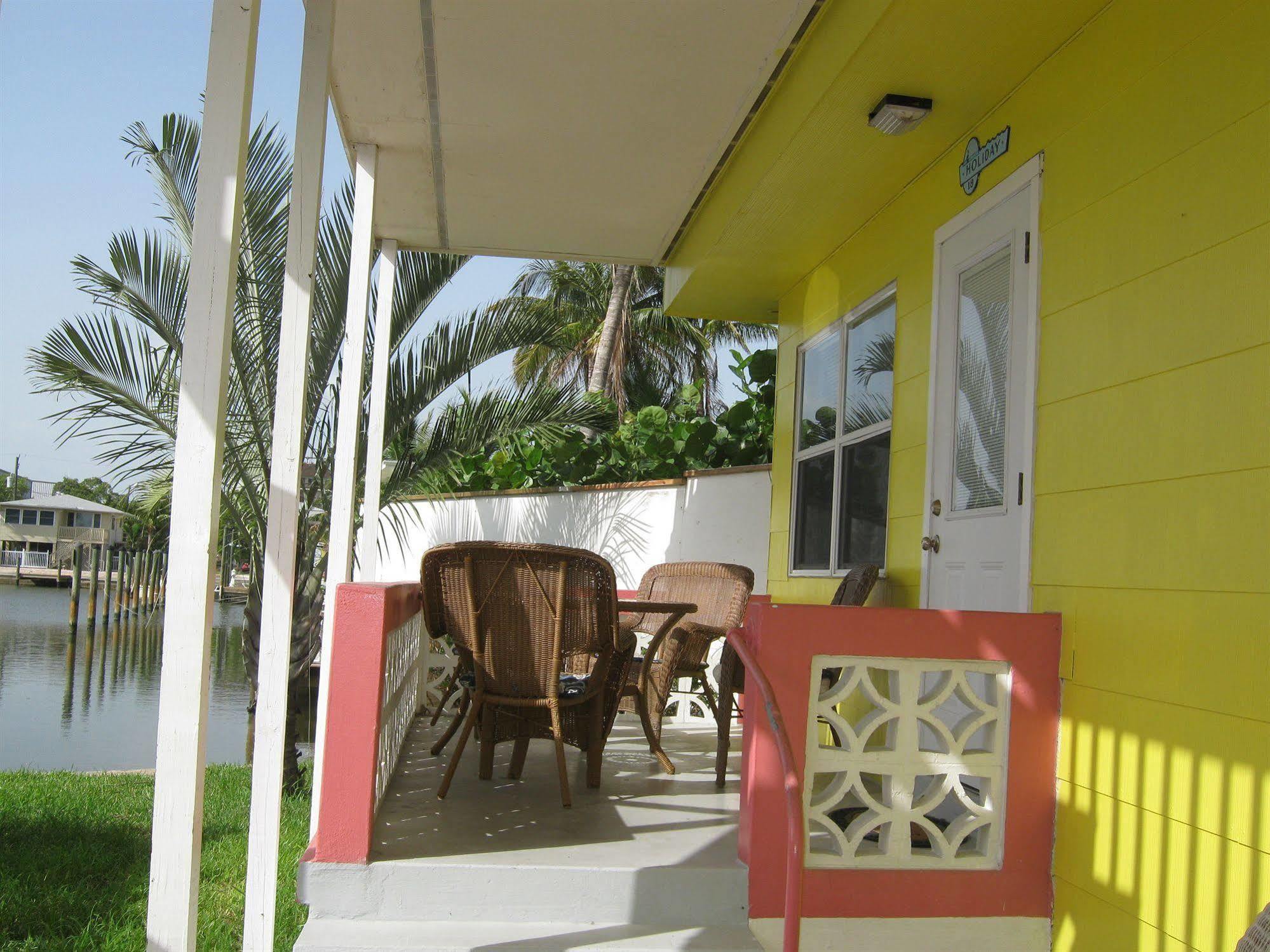 The Holiday Court Villas And Suites Fort Myers Beach Kültér fotó