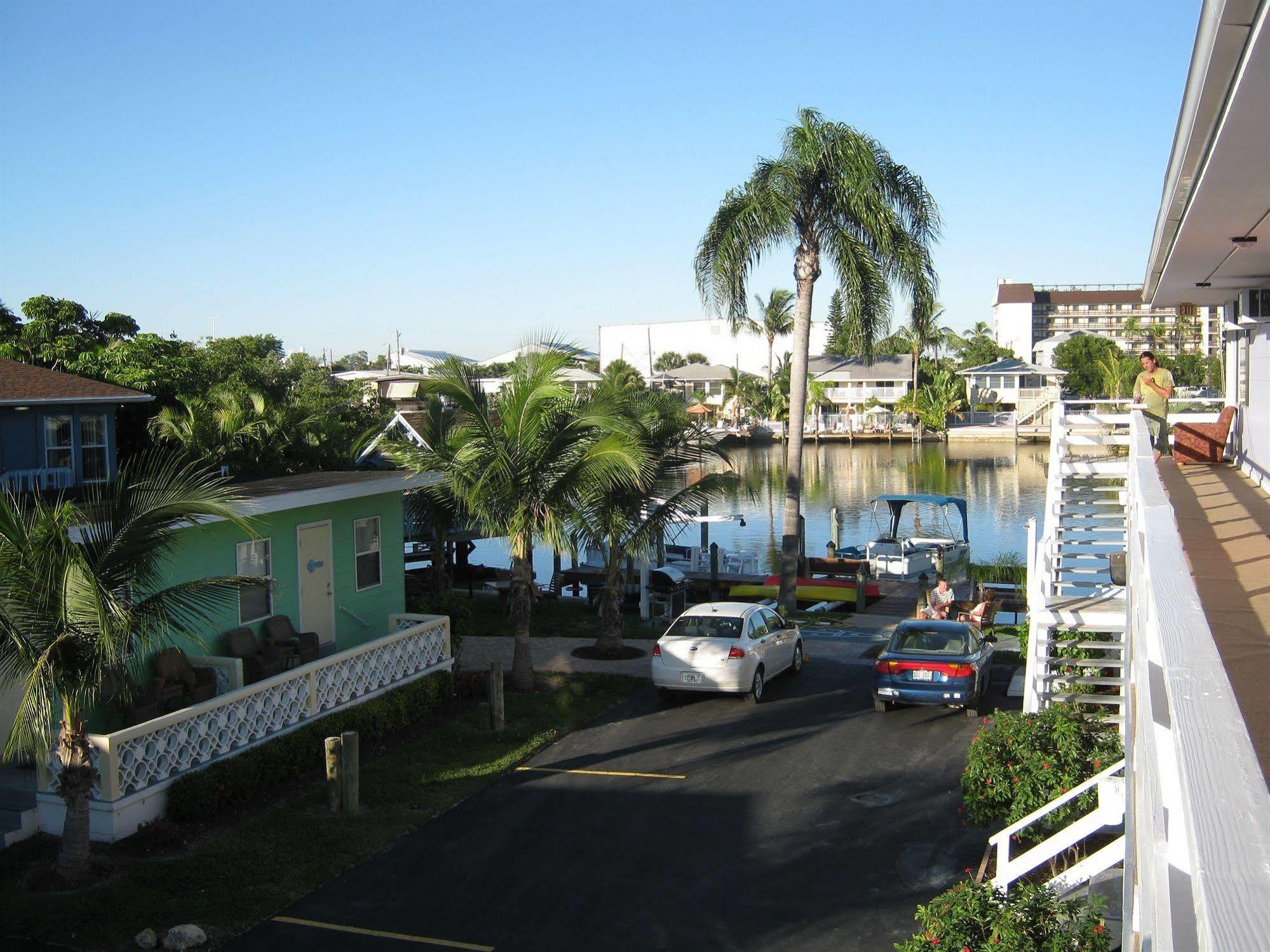 The Holiday Court Villas And Suites Fort Myers Beach Kültér fotó